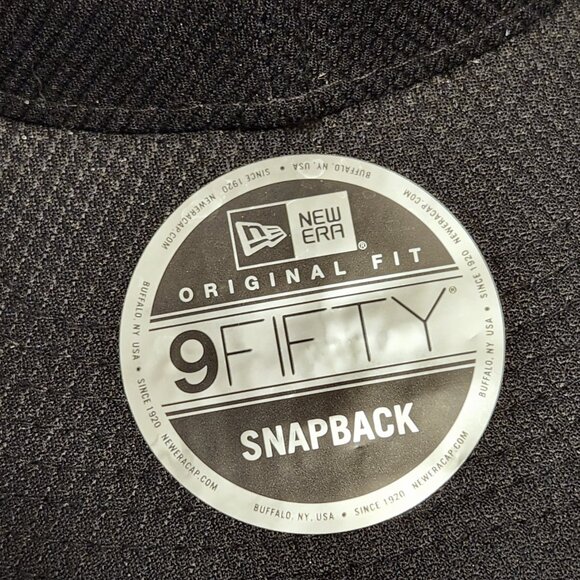 New Era 9Fifty SnapBack Cap - Picture 5 of 6